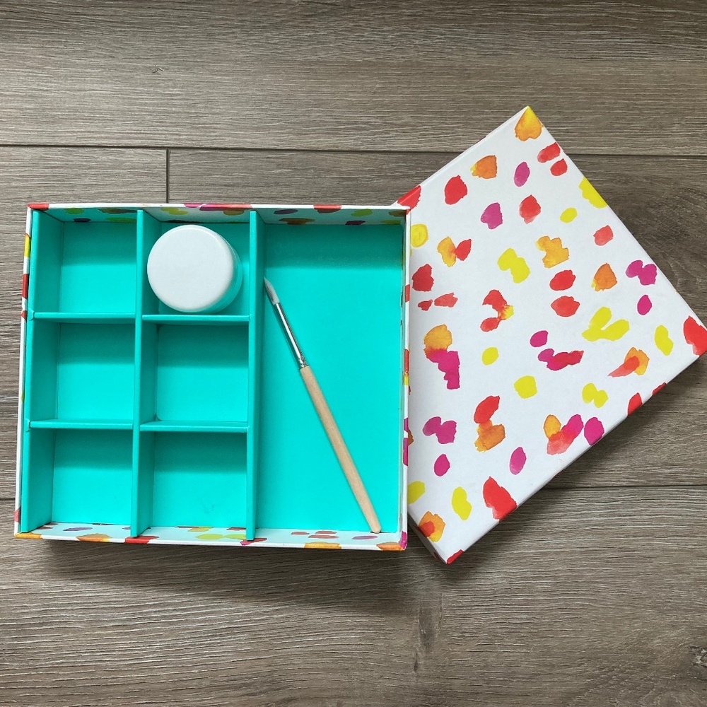Lovevery Sorting Box, Paintbrush & Container